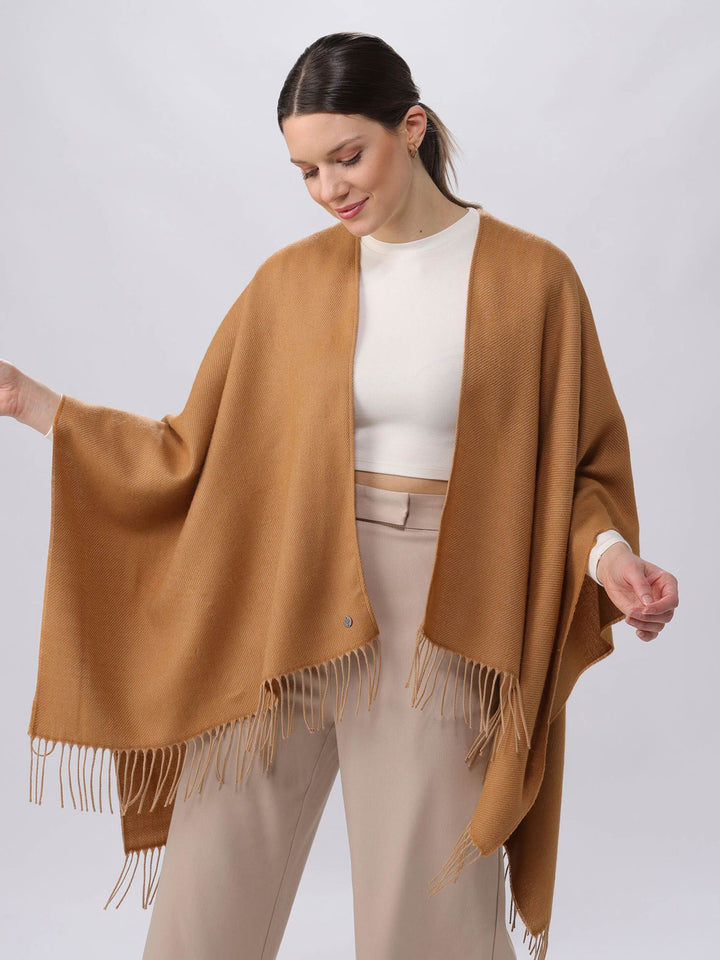 Einfarbiger Poncho aus reinem Polyacryl