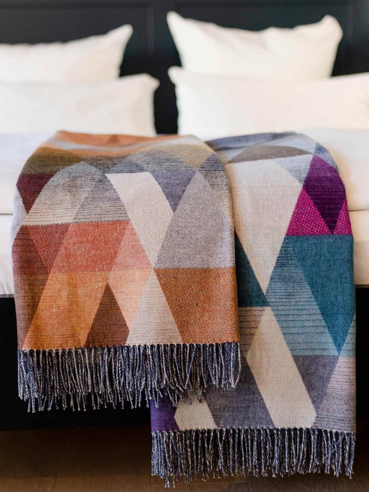 Cashmink-Decke mit Dreieck-Design - Made in Germany