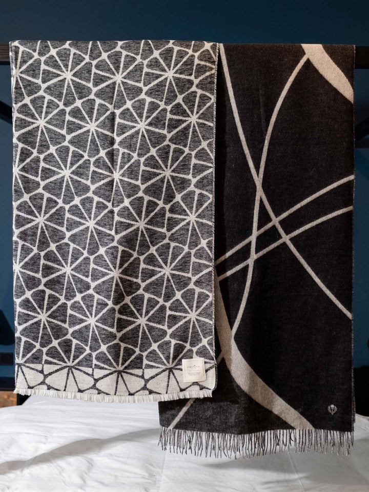 Decke mit grafischem Design - Made in Germany