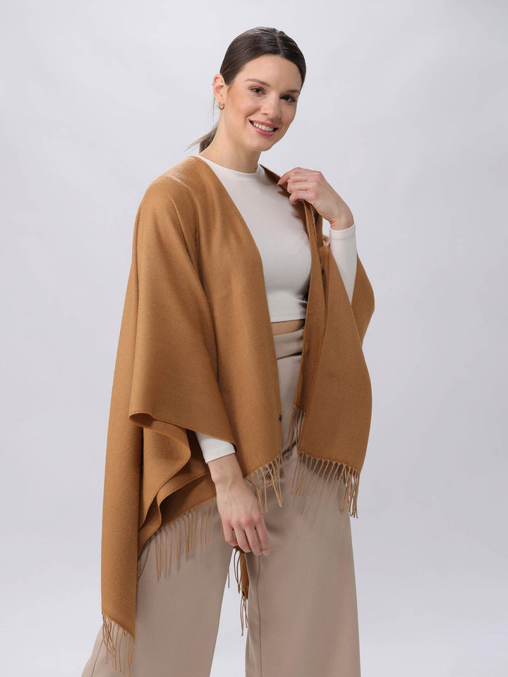 Einfarbiger Poncho aus reinem Polyacryl