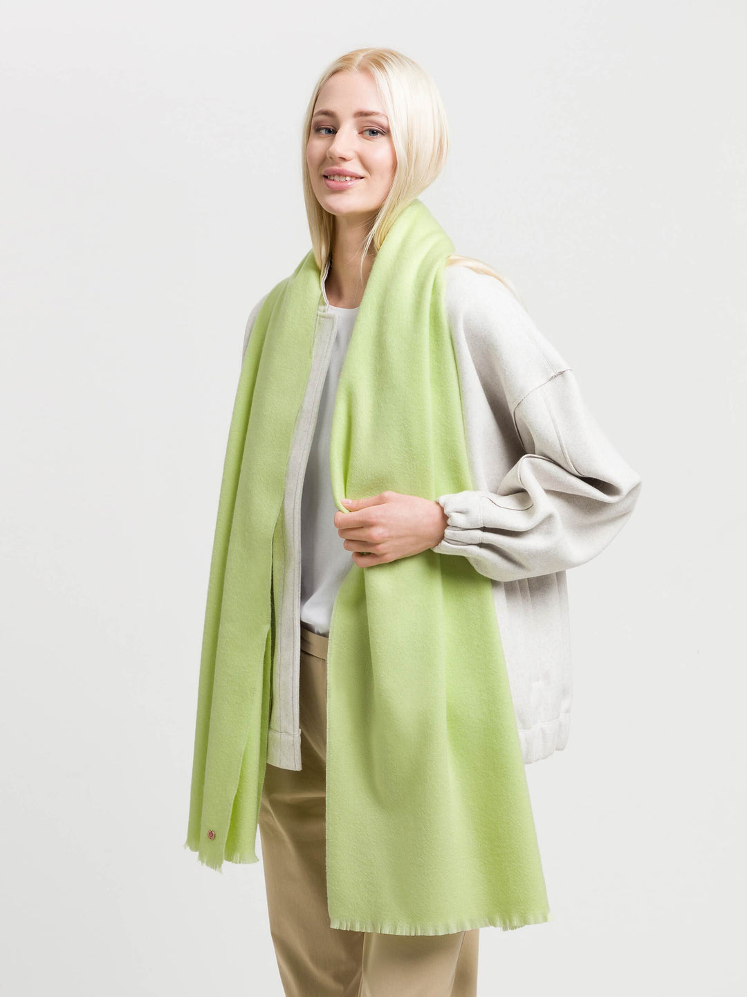 Einfarbiger Schal aus reinem Kaschmir