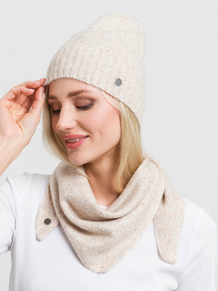 Strickmütze mit Glitzersteinen