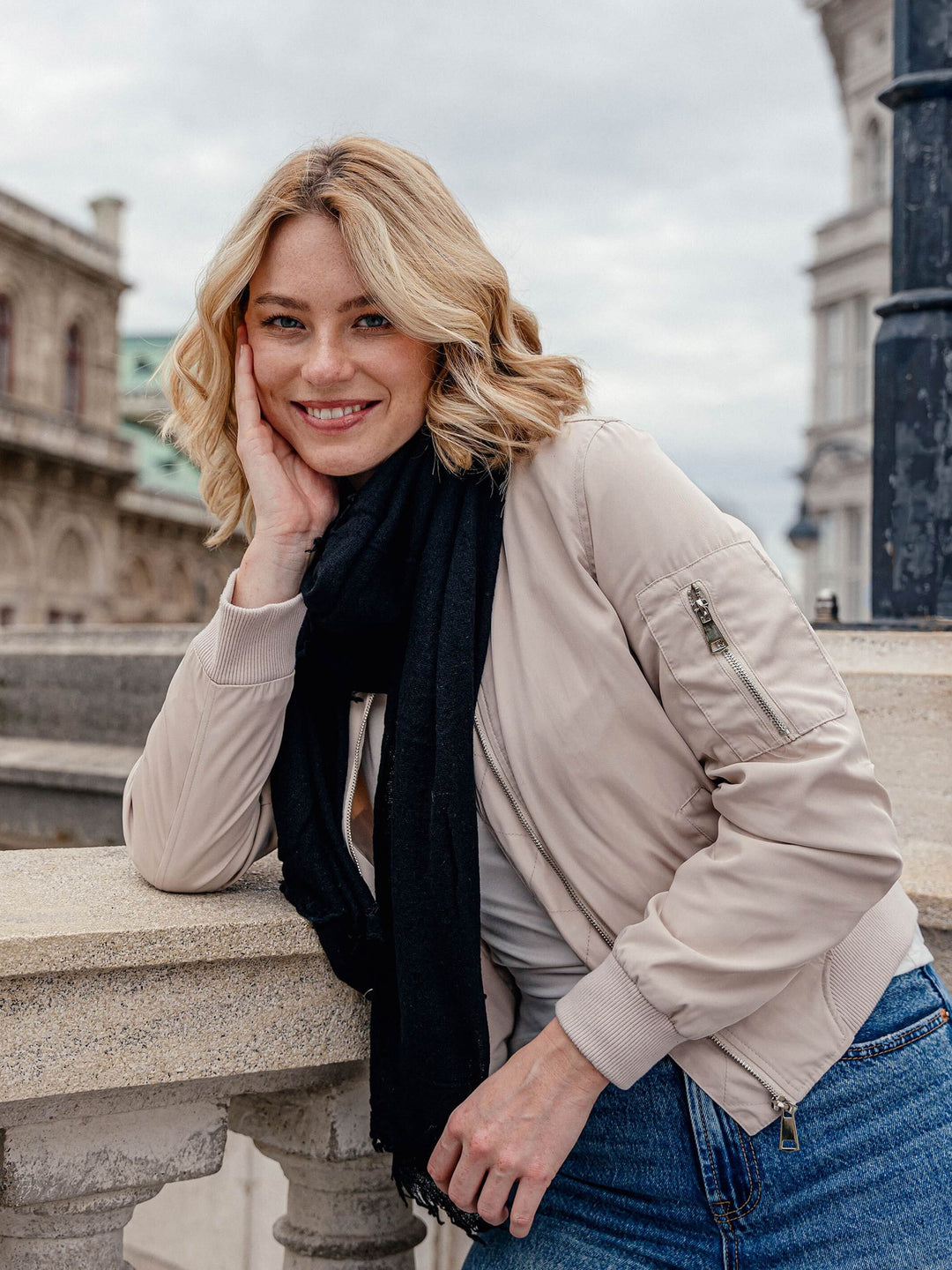 Einfarbige Wollstola mit Fransen