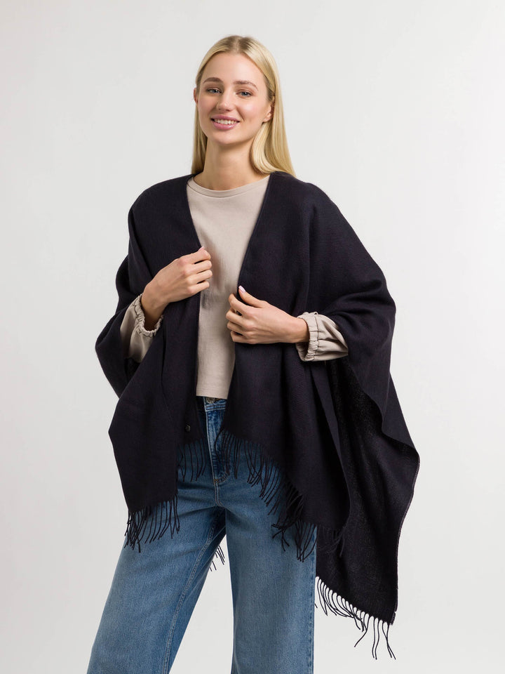 Einfarbiger Poncho aus reinem Polyacryl