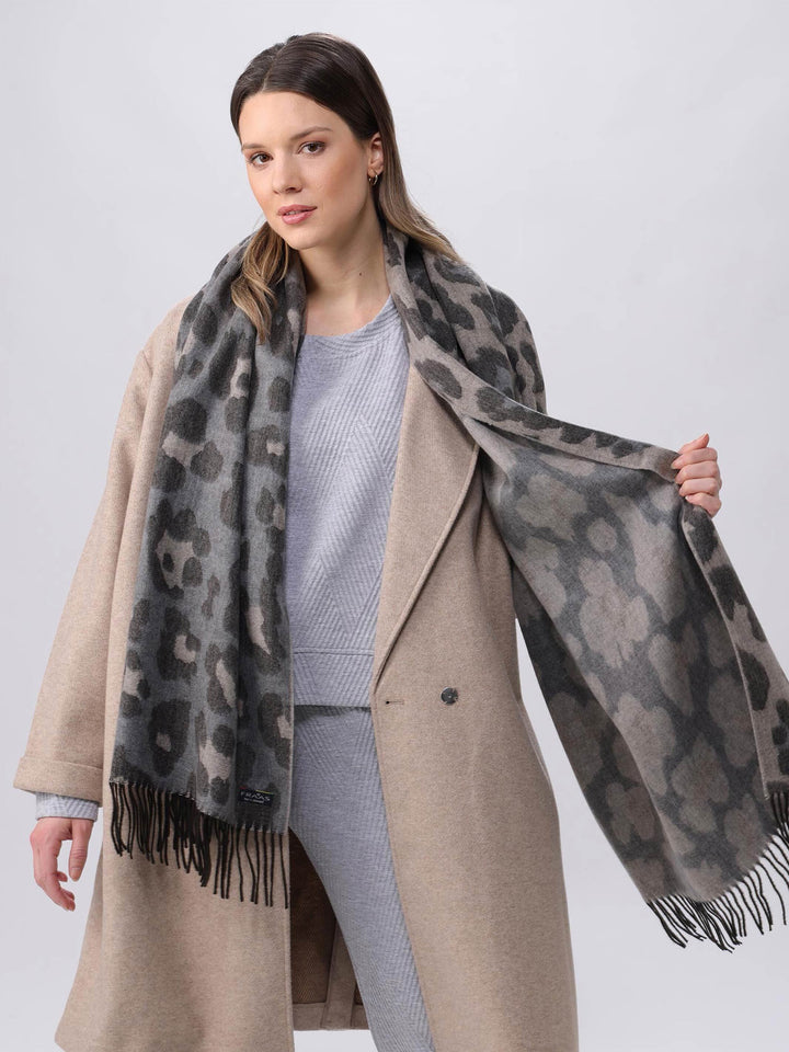 Zweifarbiger Cashmink-Schal mit Leo-Design