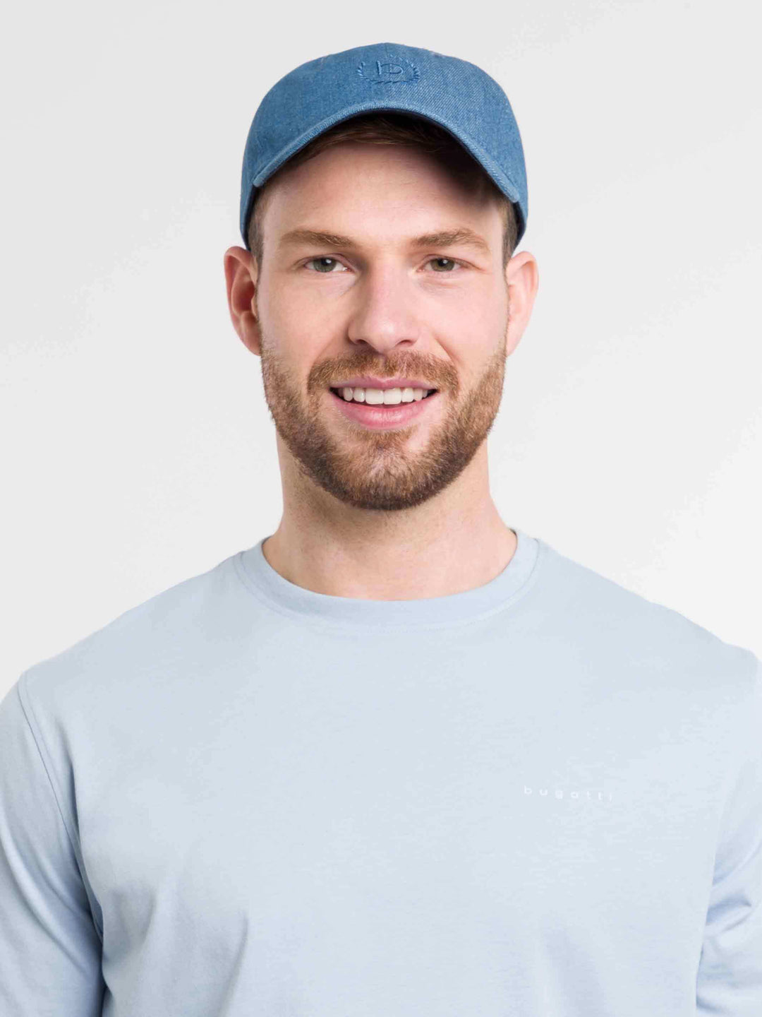 Einfarbige Baseballkappe im Jeans-Look mit gesticktem bugatti-Logo