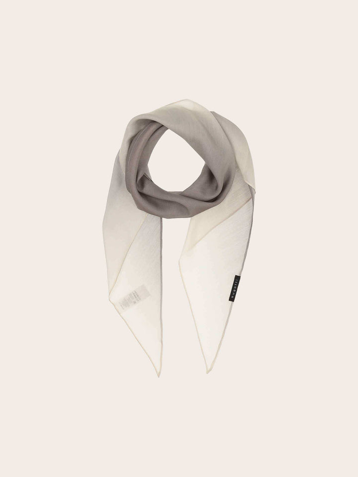 Elegantes bugatti Dreieckstuch mit Ombré-Effekt