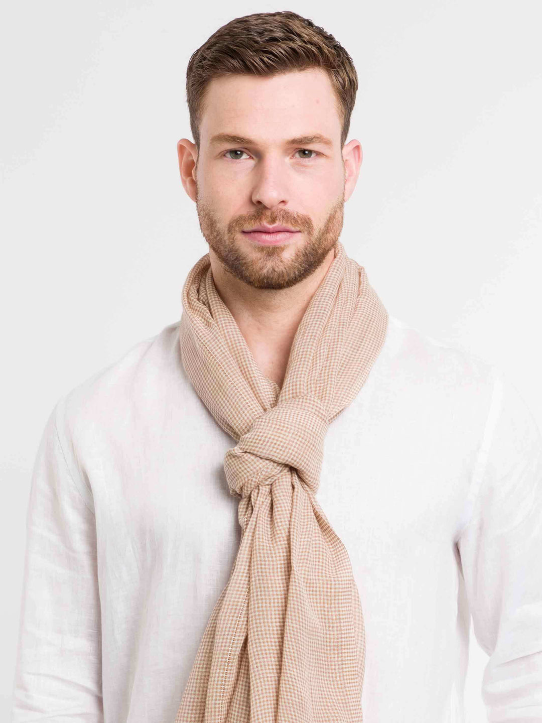 Sportliche bugatti Stola mit Boxkaro in Leinenmischung