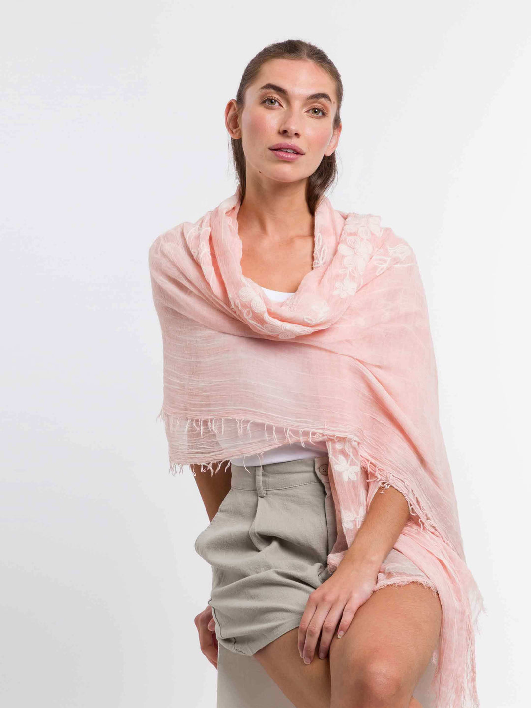 Stola mit Blumen-Stickerei