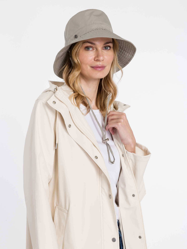 Wasserfester Loevenich Bucket Hat mit Kinnband