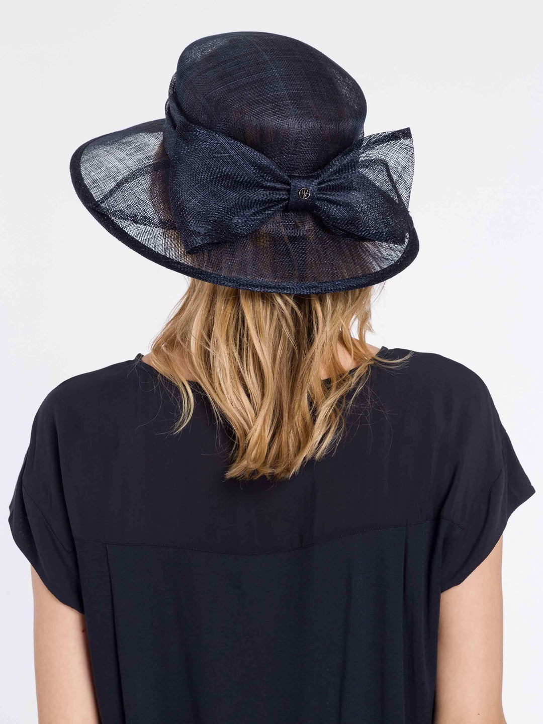 Eleganter Loevenich Matelot Hut mit großer Sinamay Schleife