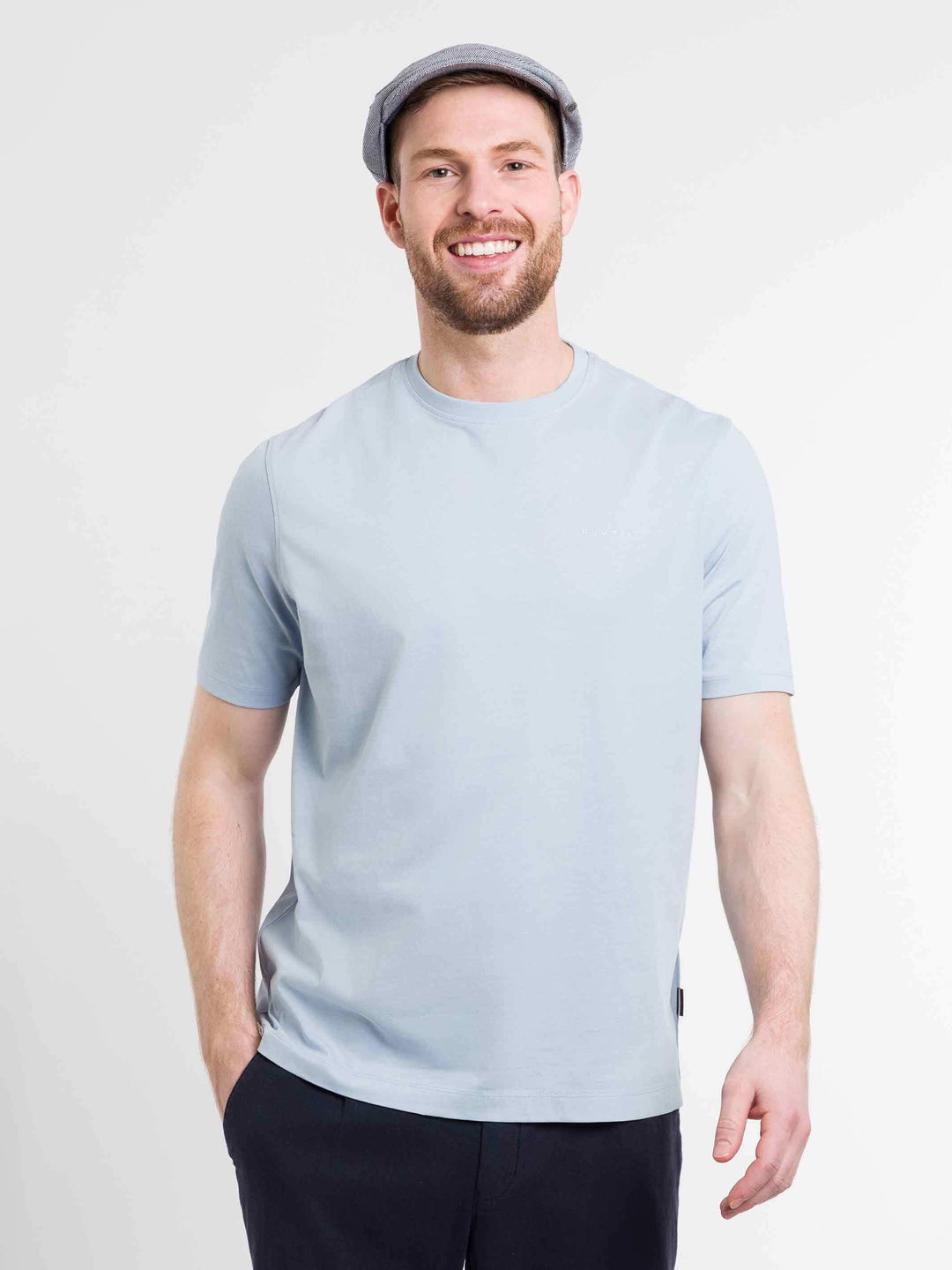 Einfarbige bugatti Schirmmütze in Leinenmischung