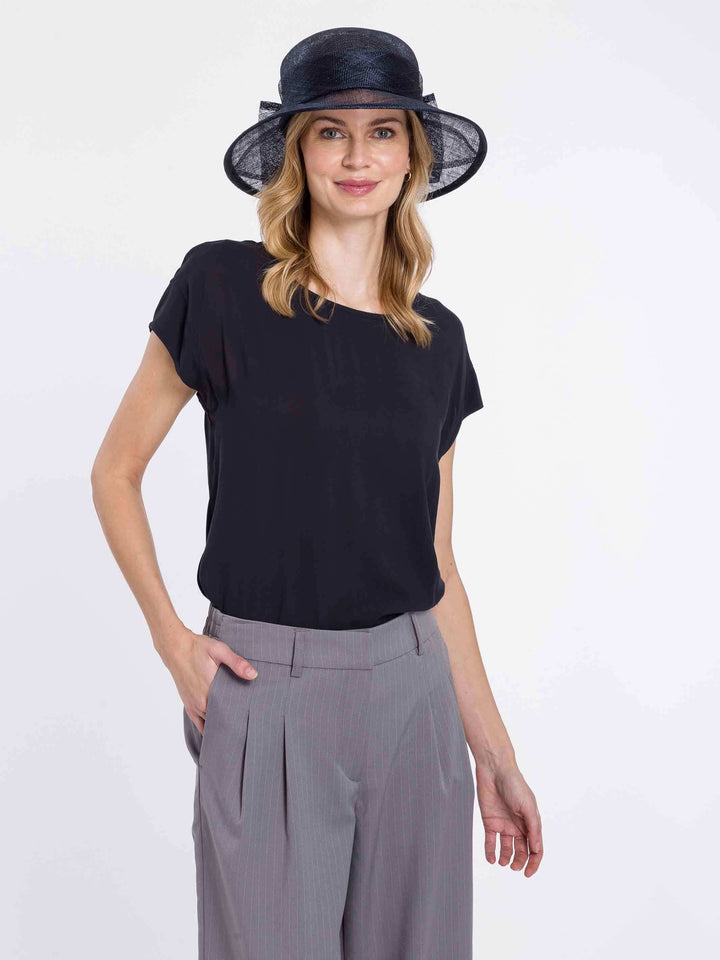 Eleganter Loevenich Matelot Hut mit großer Sinamay Schleife