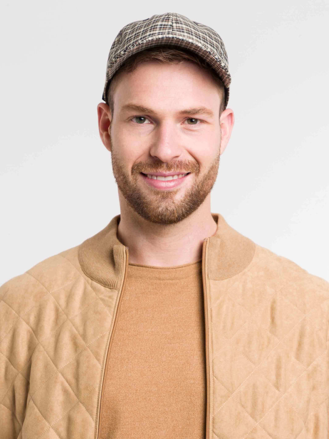 Sommerliche bugatti Baseballkappe mit klassischem Karomuster