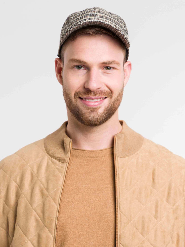 Sommerliche bugatti Baseballkappe mit klassischem Karomuster