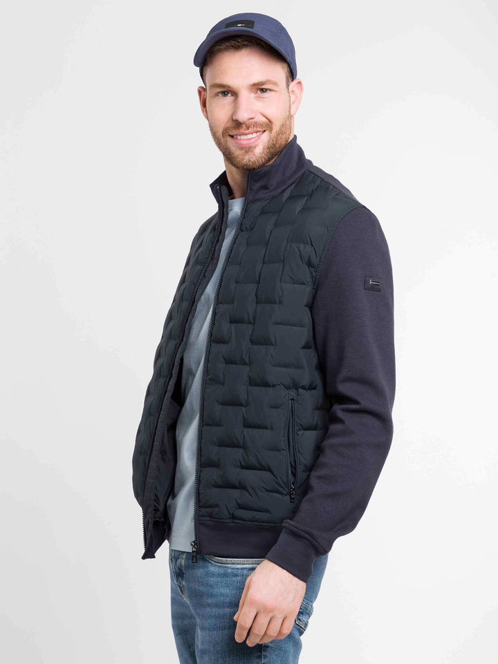 Sportliche Baseballkappe mit bugatti-Patch