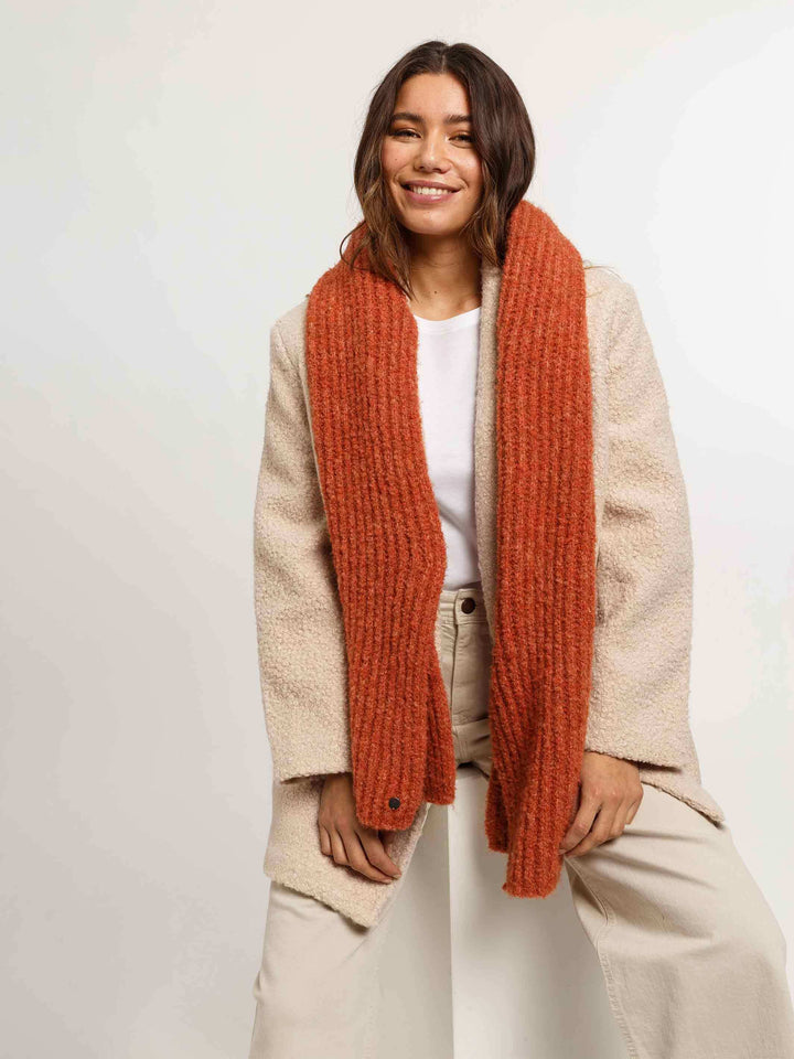 Kuscheliger gerippter Strickschal