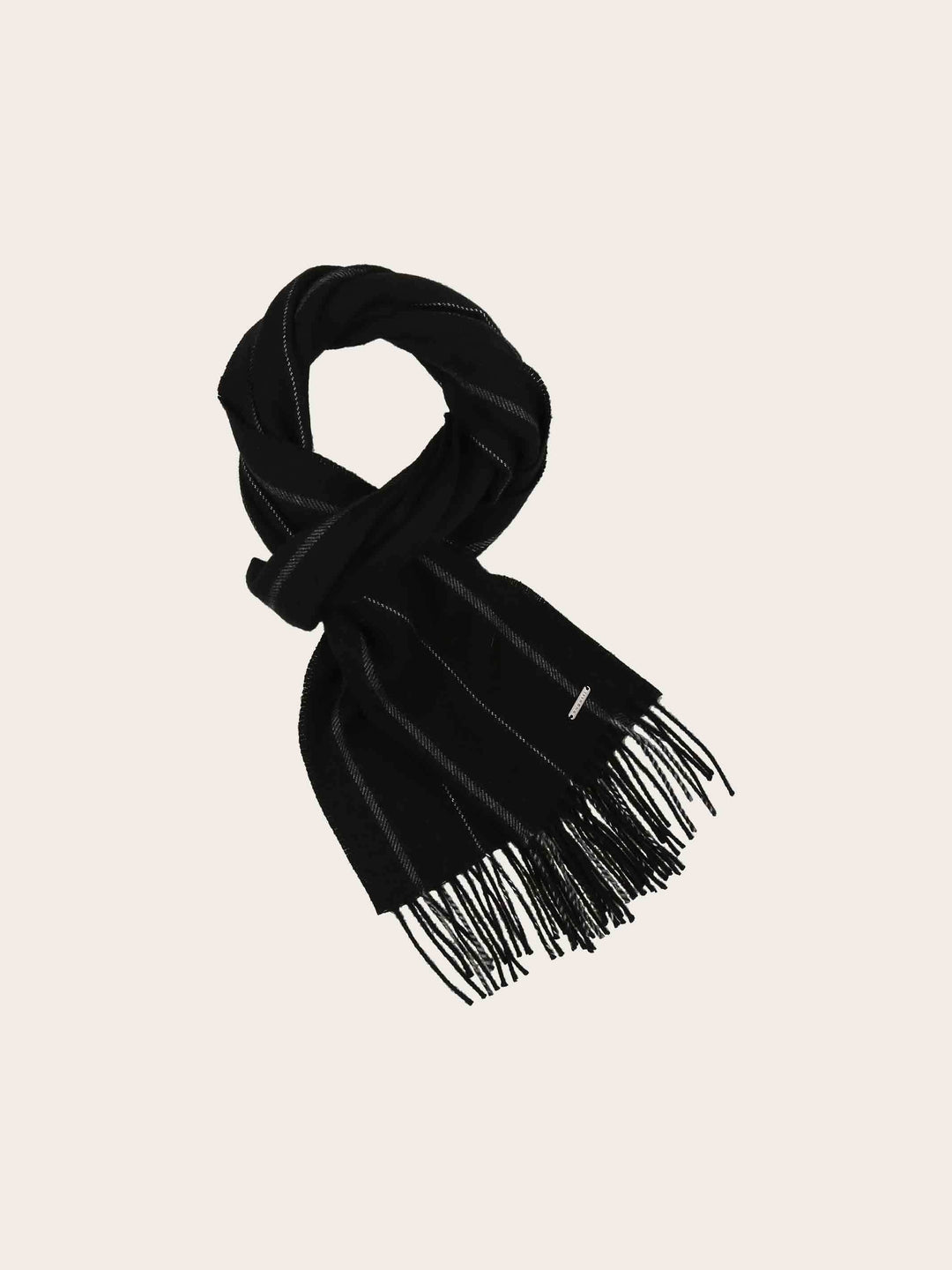 Einfarbiger bugatti Schal mit feinen farblichen Streifen