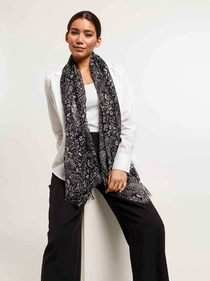 Leichter Schal mit Paisley-Print