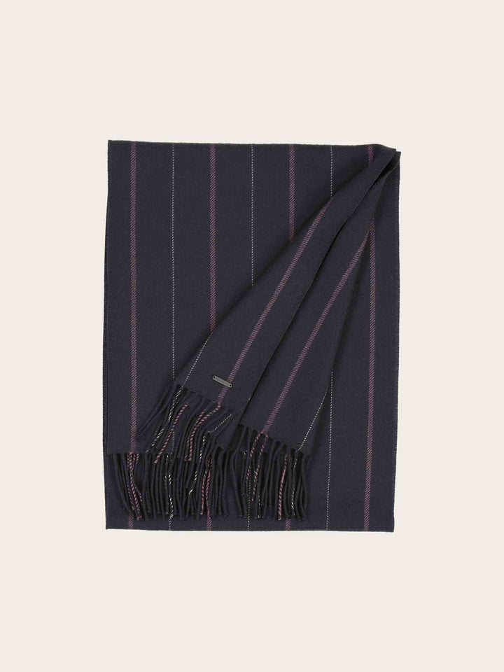 Einfarbiger bugatti Schal mit feinen farblichen Streifen