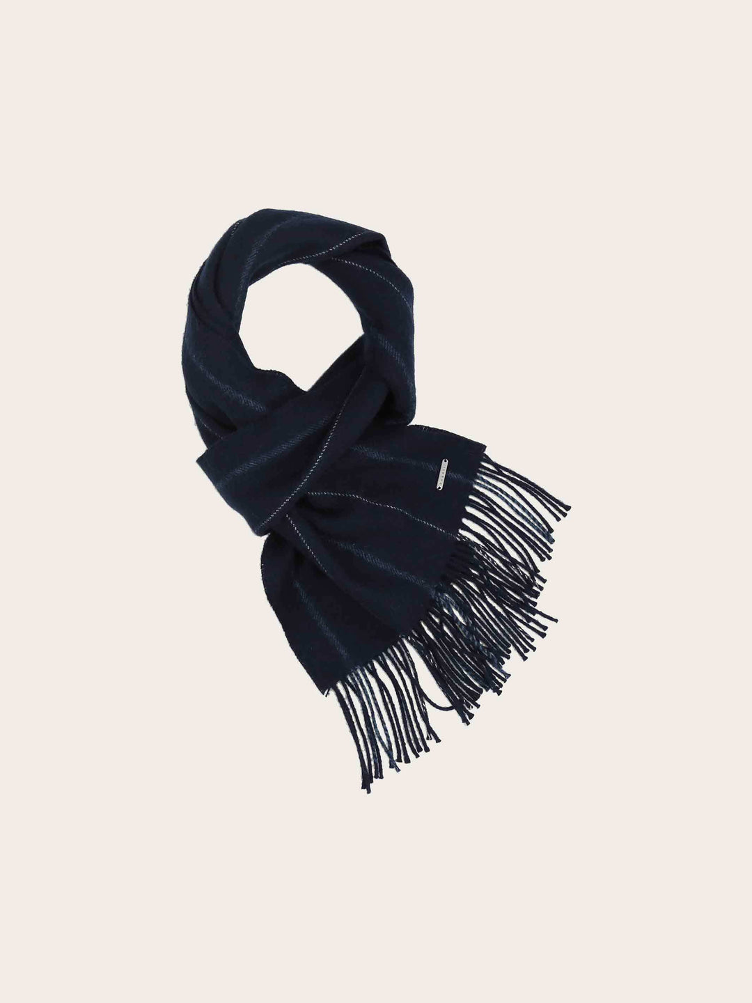 Einfarbiger bugatti Schal mit feinen farblichen Streifen