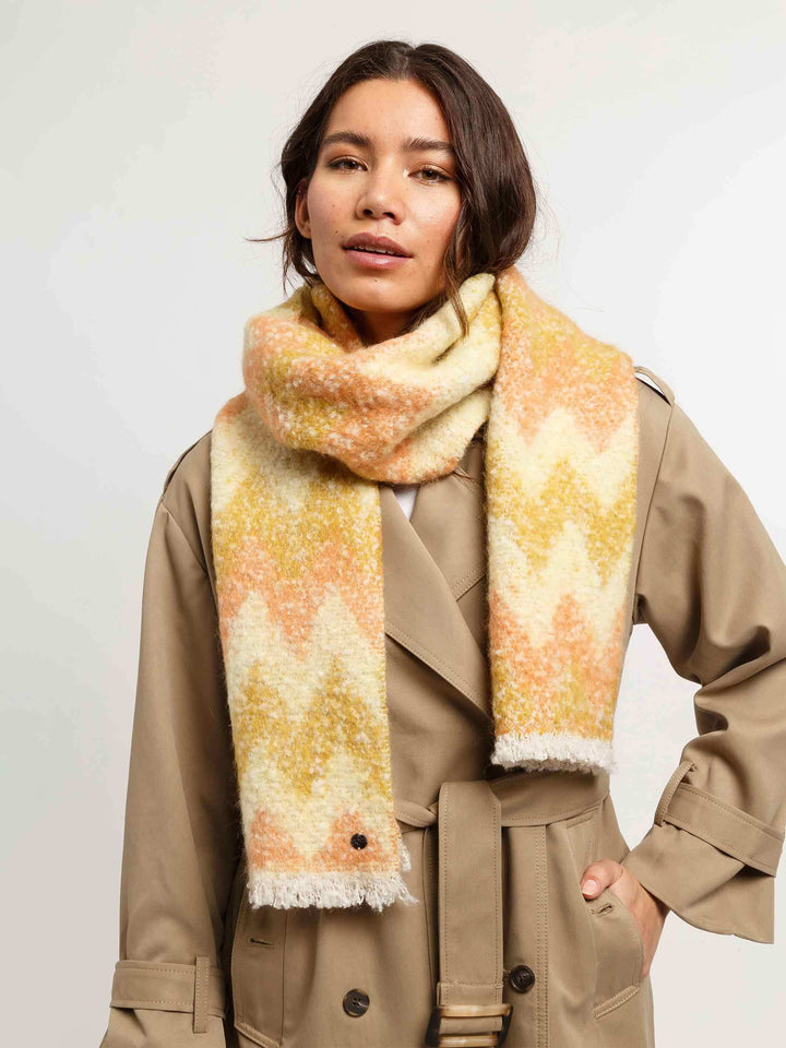 Kuscheliger Schal im Zickzack-Design mit Wollanteil