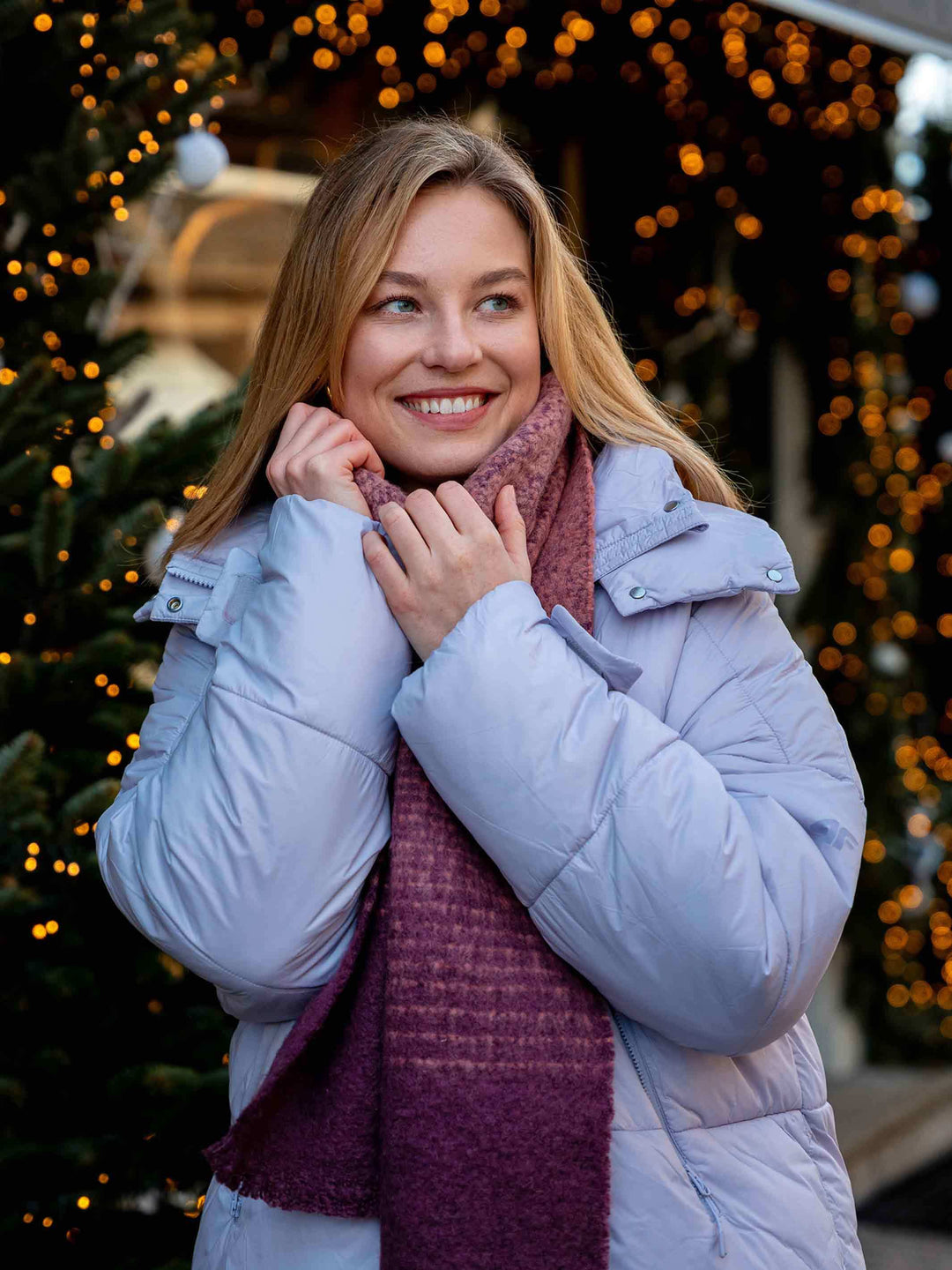 Kuscheliger Schal im Ombré-Design mit Wollanteil