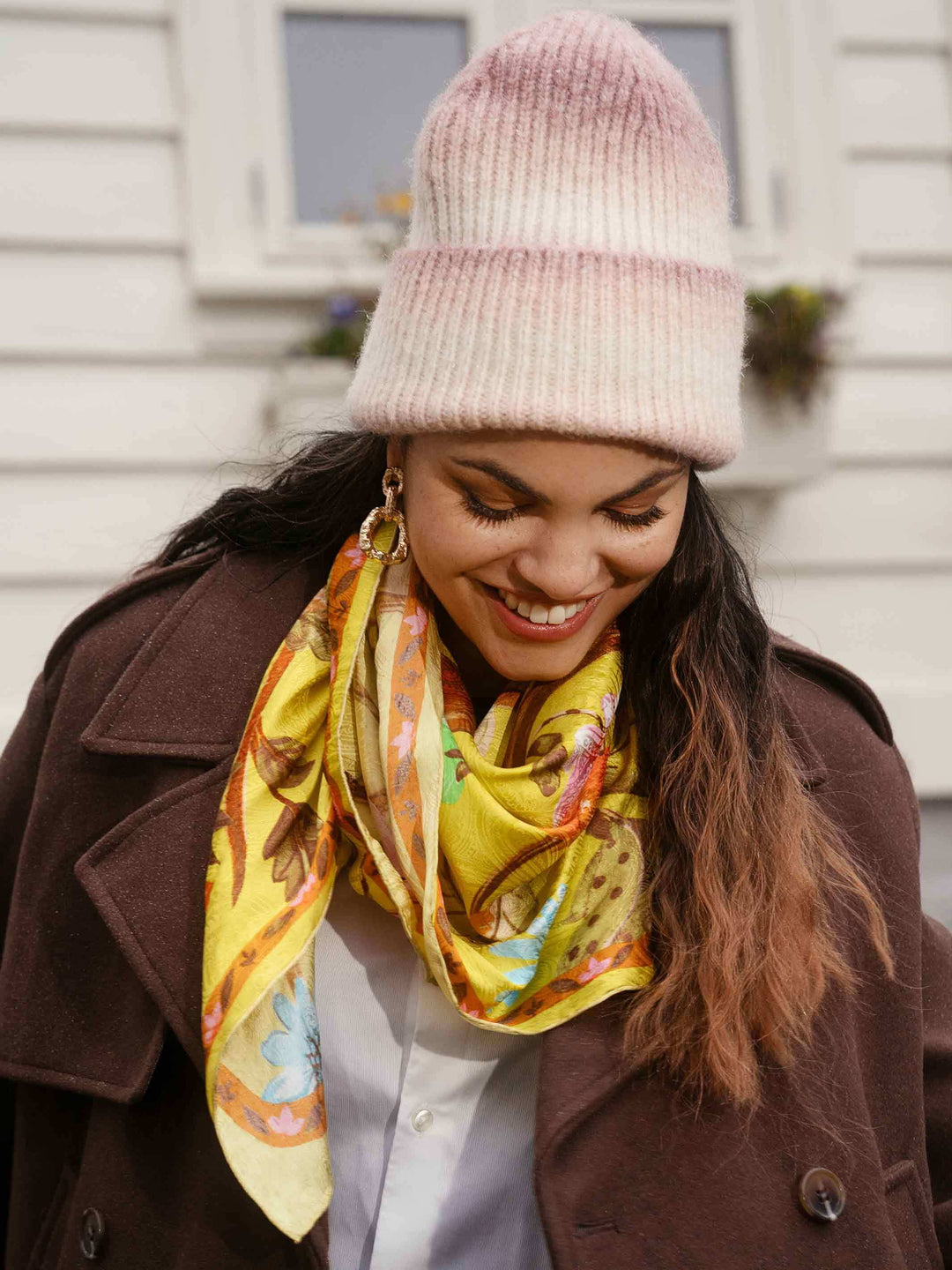 Regenbogen-Strickmütze mit Farbverlauf