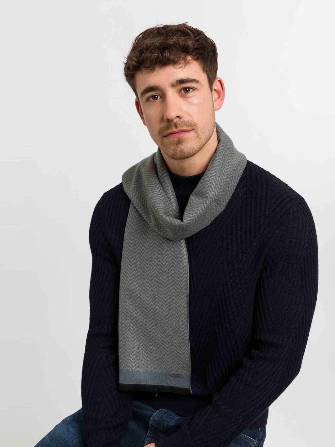 bugatti Schal mit geometrischem Design und farblich abgesetzem Rand