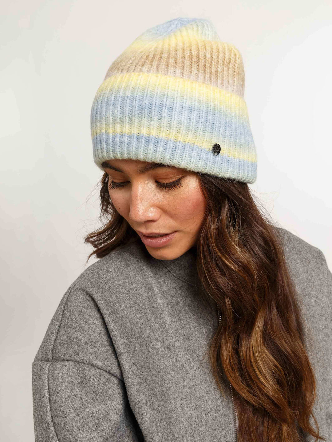 Regenbogen-Strickmütze mit Farbverlauf
