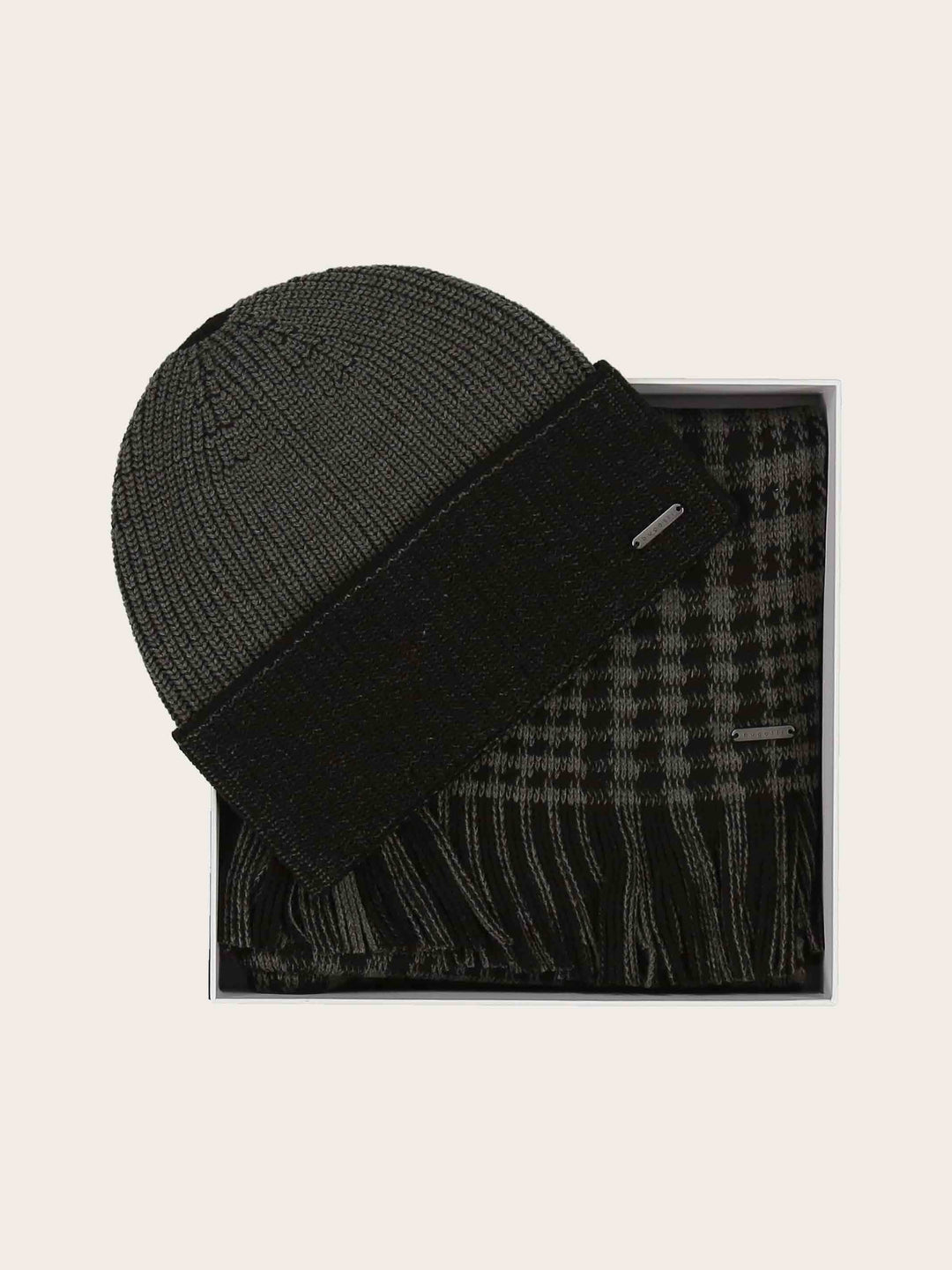 bugatti Geschenkset Beanie und Raschelschal mit klassichem Karo aus Polyacryl