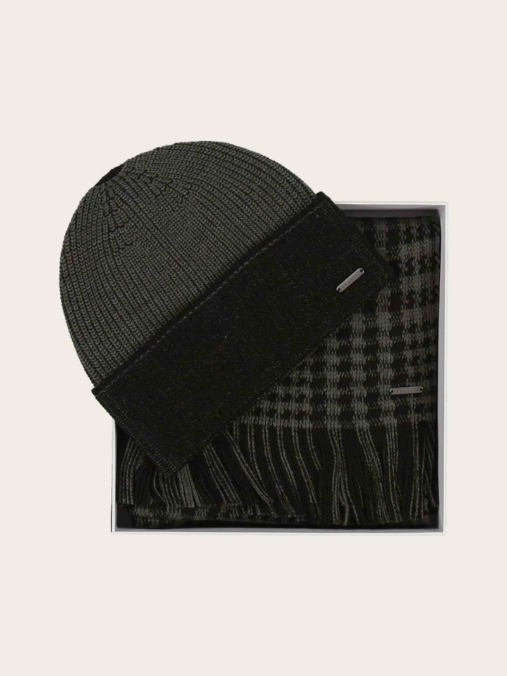 bugatti Geschenkset Beanie und Raschelschal mit klassichem Karo aus Polyacryl