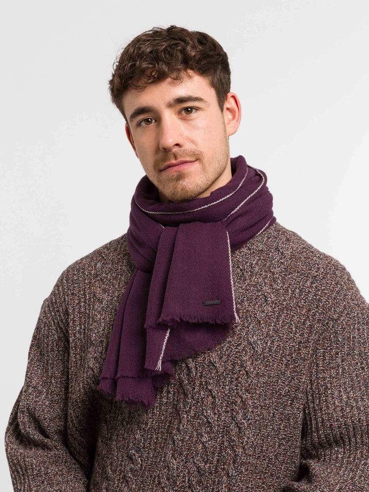 Hochwertiger einfarbiger bugatti Schal mit farbiger Applikation