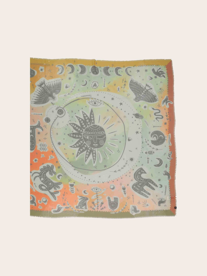 Tuch mit mystischen Motiven
