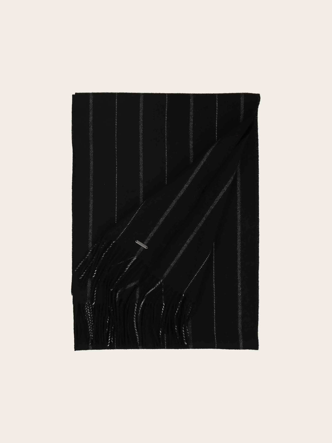 Einfarbiger bugatti Schal mit feinen farblichen Streifen