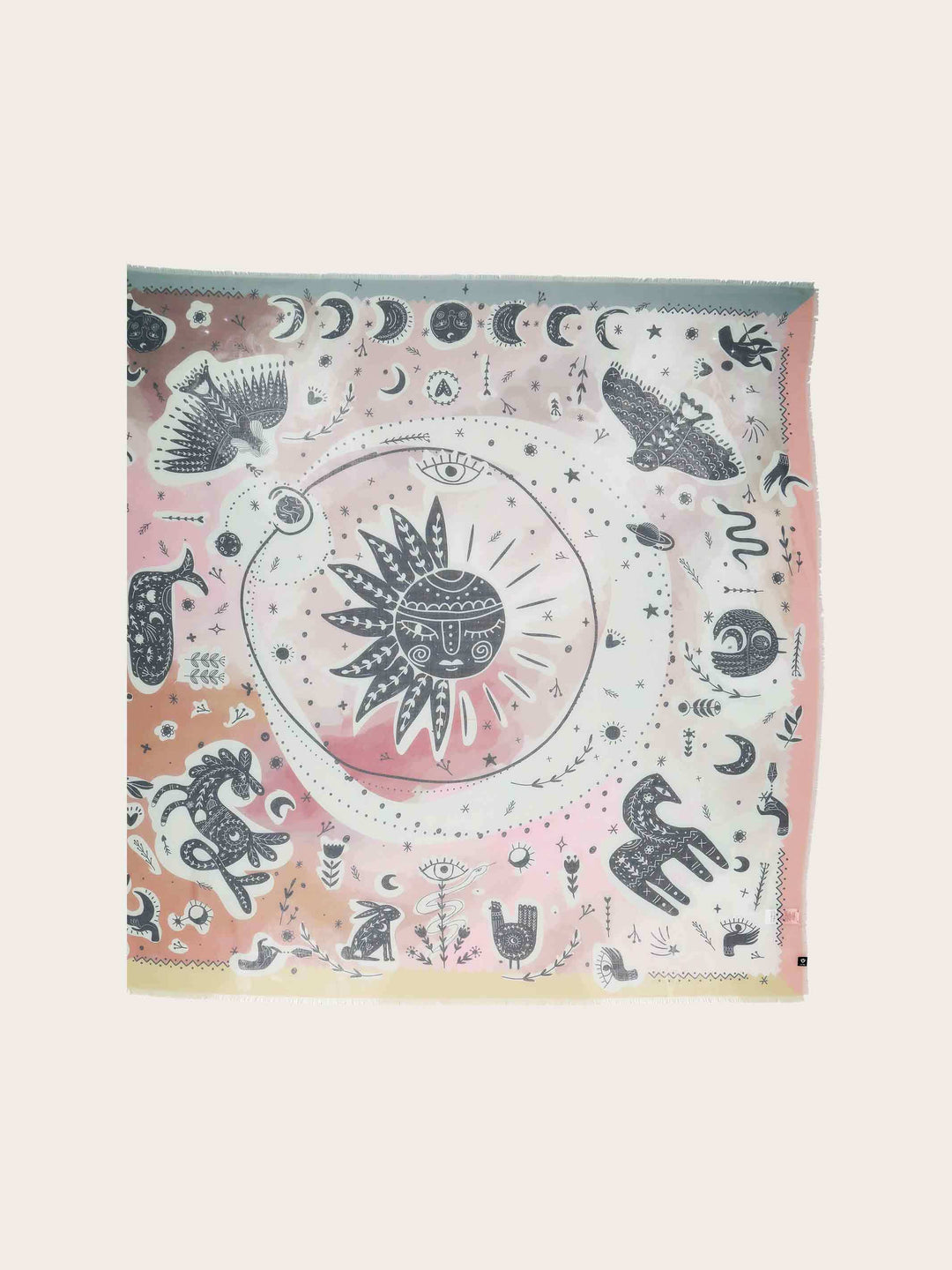 Tuch mit mystischen Motiven