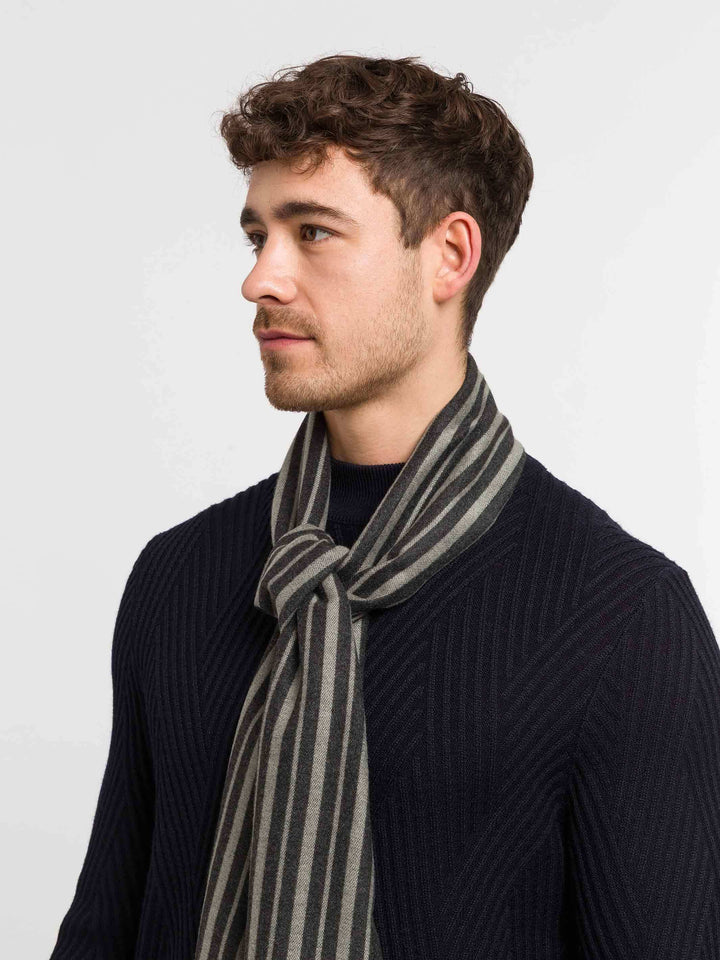 bugatti Schal mit Streifen-Design