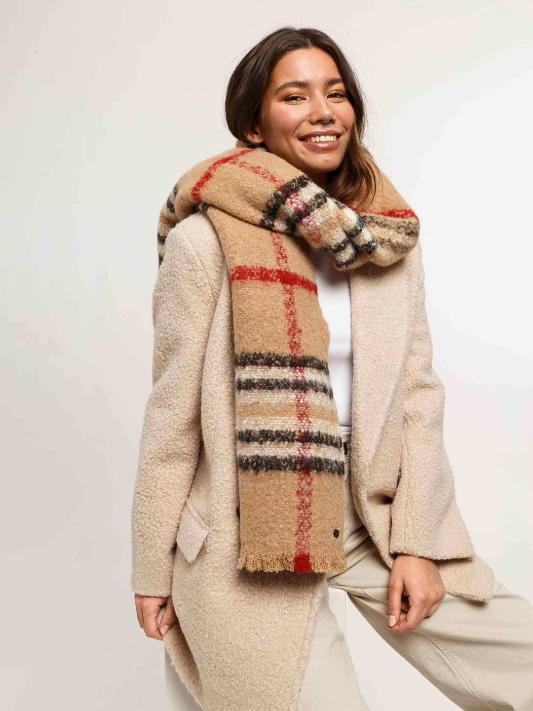 Kuscheliger Schal mit FRAAS Plaid Karo