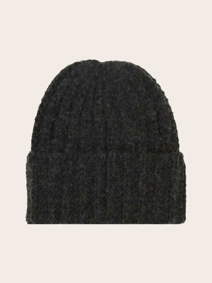 Gestrickte Loevenich Beanie mit Rippenmuster