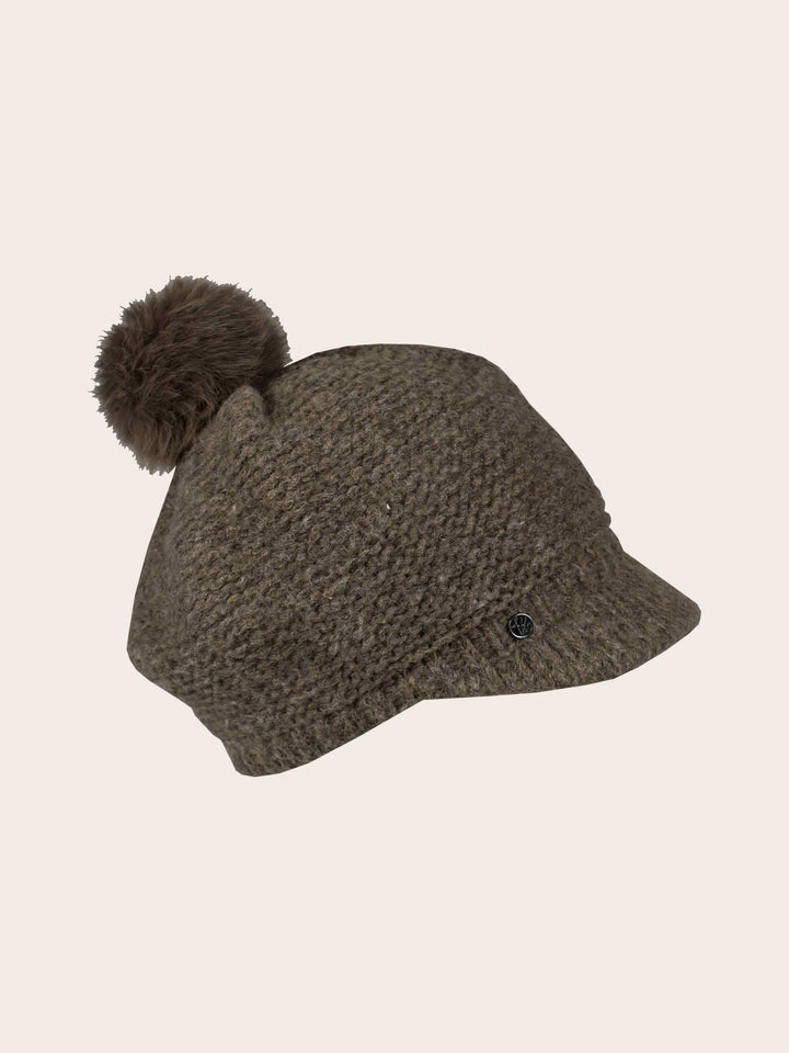 Gestrickte Loevenich Ballonmütze mit Kunstfellbommel