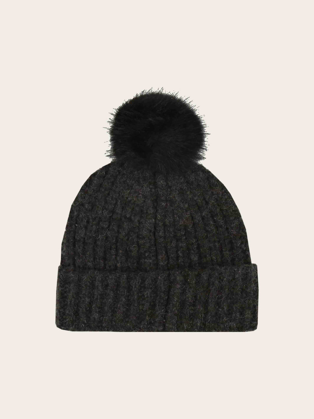 Gestrickte Loevenich Beanie mit Kunstfellbommel