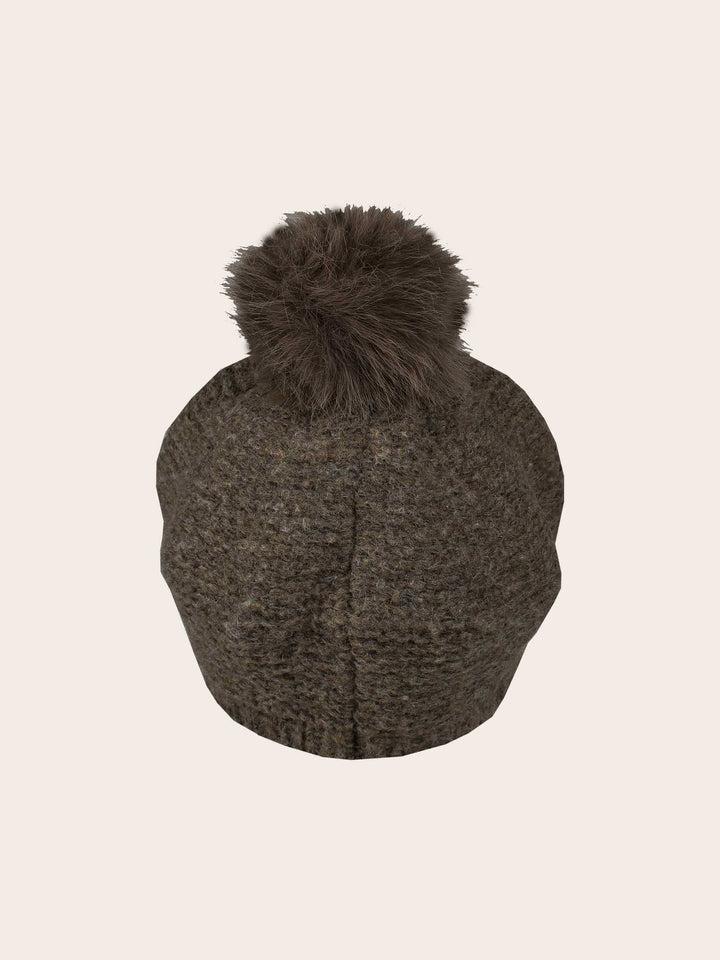 Gestrickte Loevenich Ballonmütze mit Kunstfellbommel