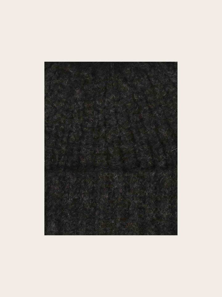 Gestrickte Loevenich Beanie mit Kunstfellbommel