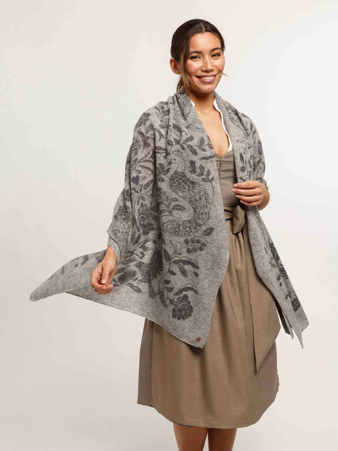 Strick-Stola mit Tier- und Pflanzen-Motiv aus reiner Wolle