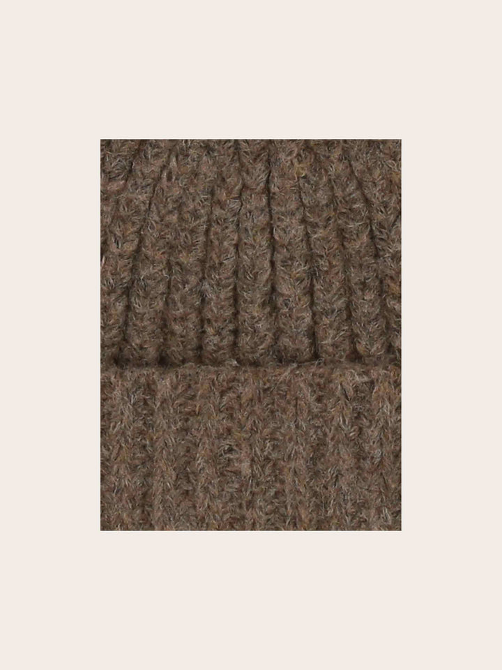 Gestrickte Loevenich Beanie mit Kunstfellbommel