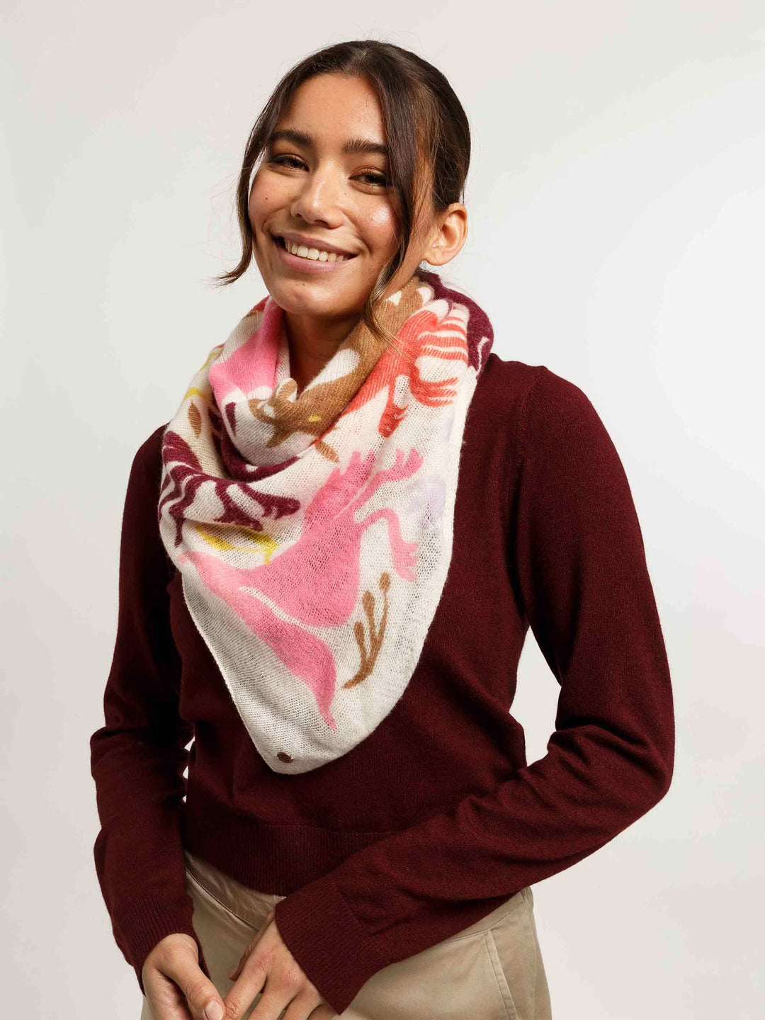 Tuch mit Tier-Motiven aus reiner Wolle