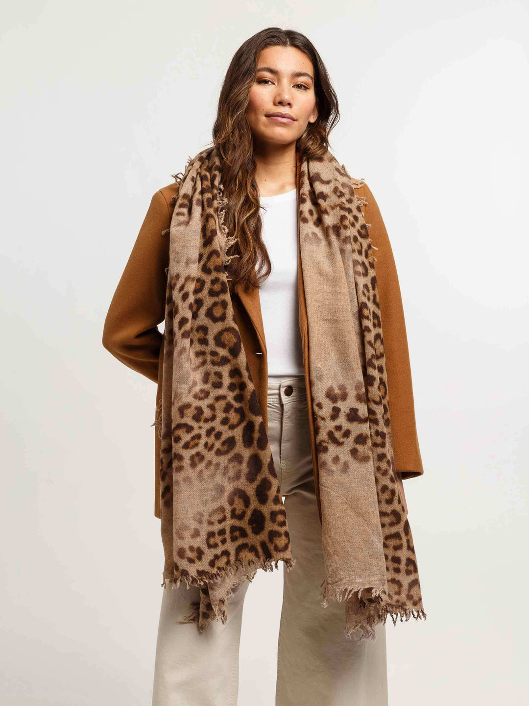 Stola mit Animal-Print aus reiner Wolle