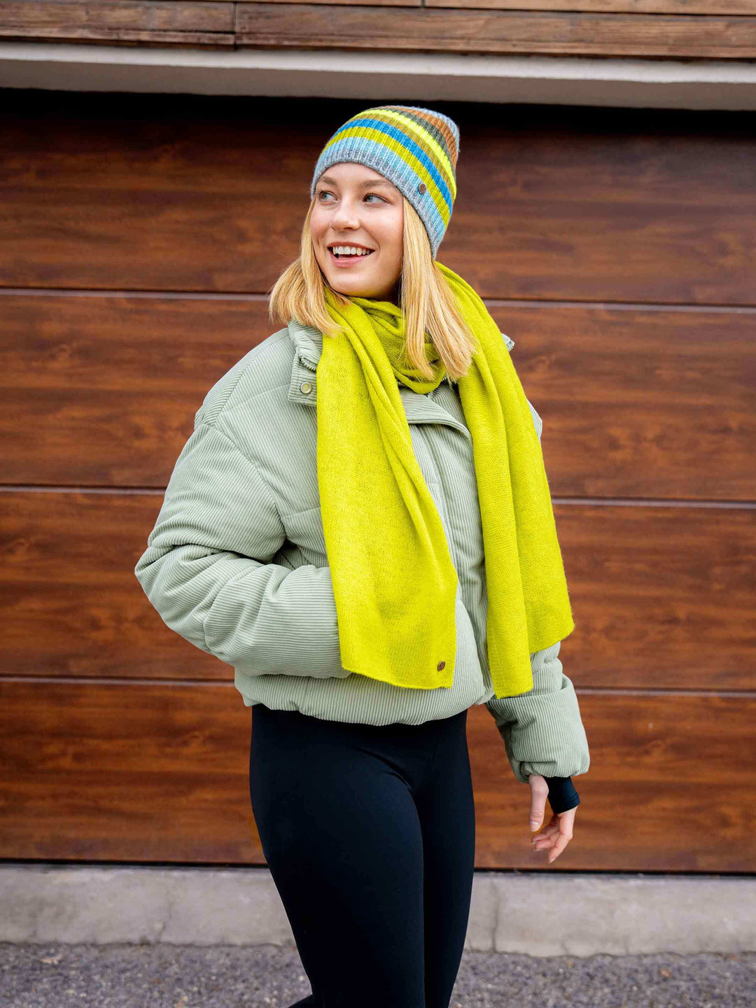 Gestreifte Strickmütze aus reiner Wolle