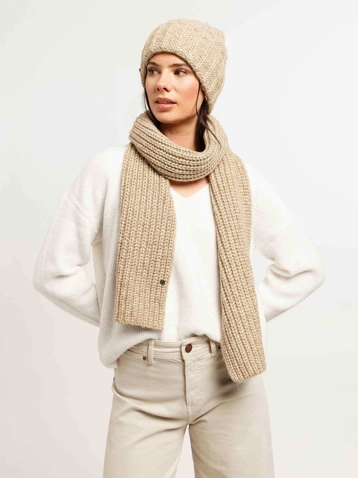 Gestrickte Loevenich Beanie mit Rippenmuster