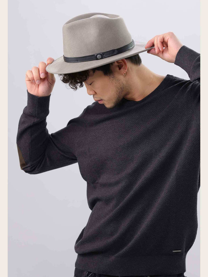 Wasserabweisender Fedora mit Lederband und bugatti-Label